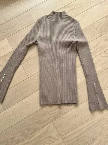 FRAY.I.D 베이지 터틀넥 스웨터