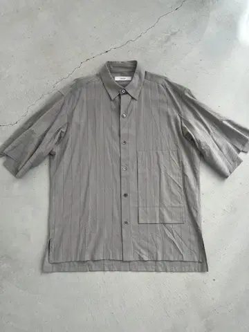 UJOH 반팔 셔츠 그레이 스트라이프 사이즈 2
