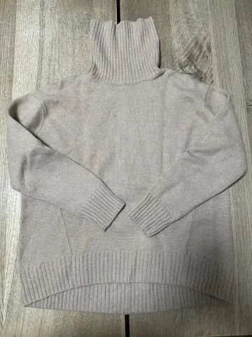 유나이티드 애로우즈 울 캐시미어 터틀넥 니트 베이지