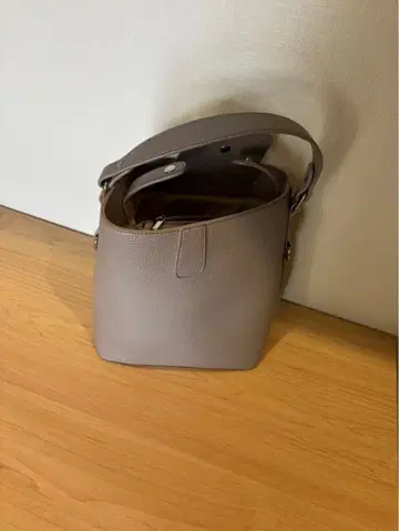 그레이 버킷형 숄더백