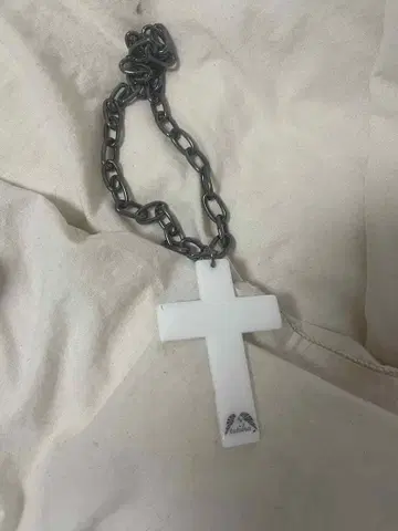 그라빌 크로스 목걸이 십자가 화이트