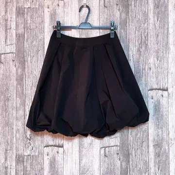 투 비 시크 [새상품급] 42 L 블랙 벌룬 플리츠 스커트
