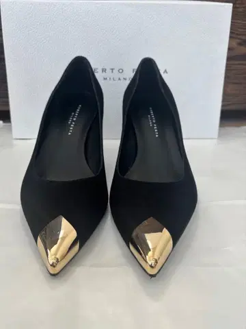 ROBERTO FESTA 블랙 펌프스 골드 토캡