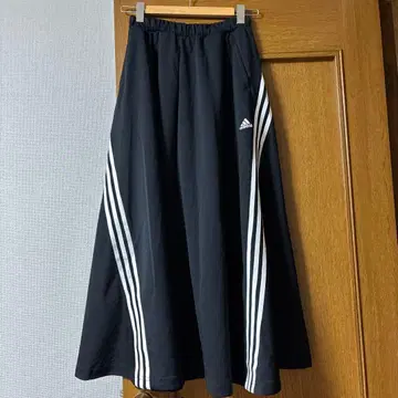 [컨디션 최상] adidas 플레어 스커트 블랙 S~M 사이즈