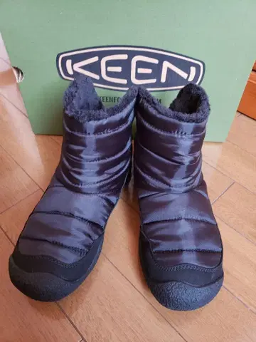 KEEN 블랙 24.0cm