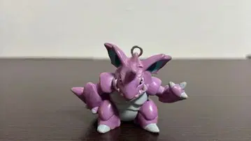 초기 포켓몬 니드킹 마스코트 캐릭터 타카라토미