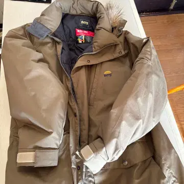 Berg 브라운 다운 자켓 퍼 포함