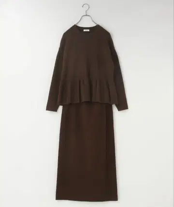 택 포함 미사용품 LOWRYSFARM 페플럼 니트 브라운 셋업