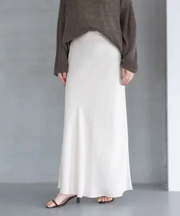 카트린 새틴 스커트 / 아파트 바이 로리즈