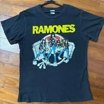 새상품 MADE WORN The Ramones S/S 티셔츠