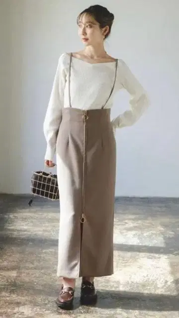 새상품 Noble 서스펜더 포함 베이지 타이트 스커트