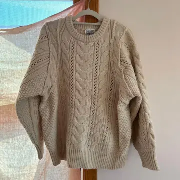 허그아워 스웨터