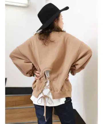 Ungrid 백리본 맨투맨