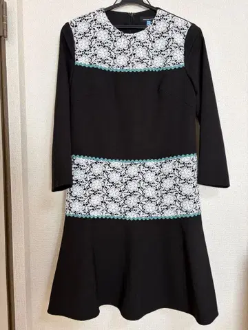 퀸즈 코트 레이스 원피스