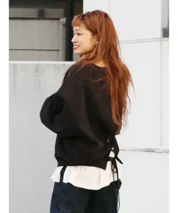 Ungrid 백리본 맨투맨