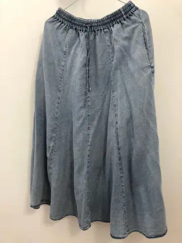 [ 새상품 ] 글로벌 워크 에어리 릴랙스 데님 스커트 숏 기장