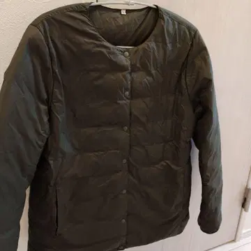 올리브색 L 사이즈 다운 자켓