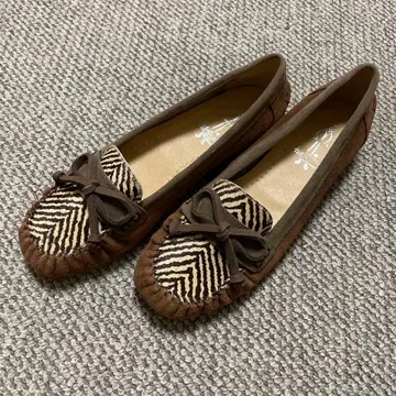 키다리 아저씨 브라운 제브라 패턴 모카신 23.0cm