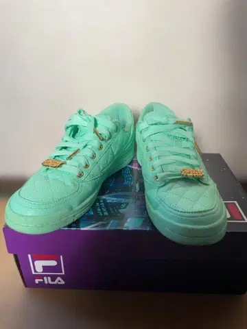 FILA 민트 그린 스니커즈 23.5