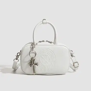 화이트 숄더백 크로스 참 포함