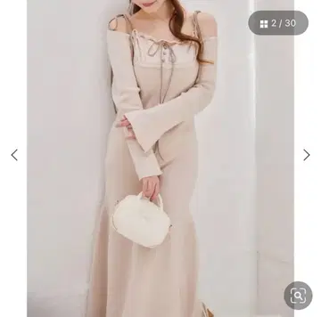 NICE CLAUP 어깨 리본 배색 원피스