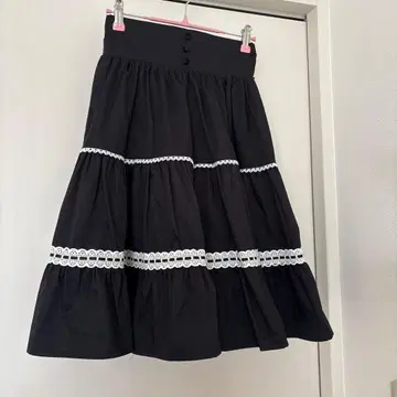 샬롯의 수요일 스커트