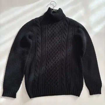 돌모어 터틀넥 케이블 니트 블랙 M 사이즈 스웨터 블랙