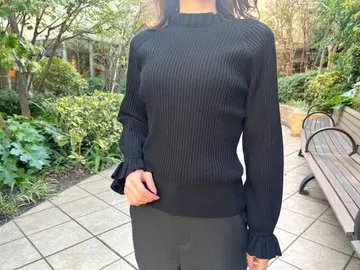 M-PREMIER 프릴 디자인 긴팔 리브 니트