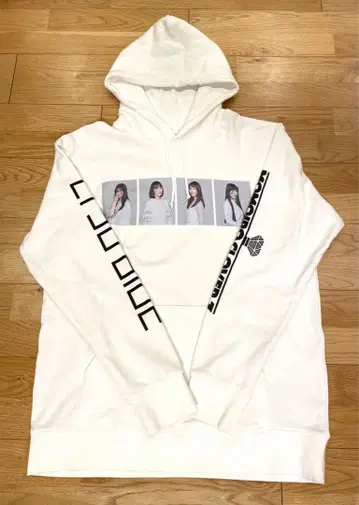 모모이로 클로버 Z DIAMOND 페이스 후드티