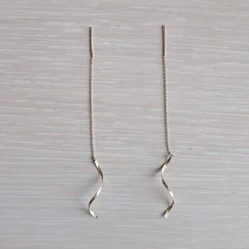 골드 물결 디자인 귀걸이 (양쪽 귀용)