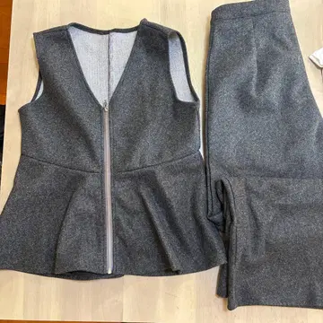 그레이 페플럼 상의 와이드 레그 팬츠 셋업 L 사이즈