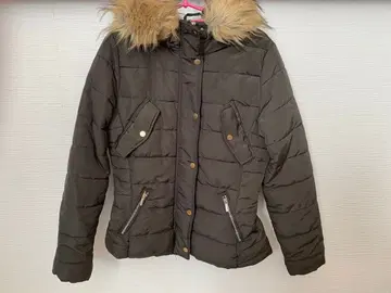 카키 다운 자켓 퍼 후드 포함