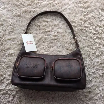 앨리슨 브라운 브라운 숄더백