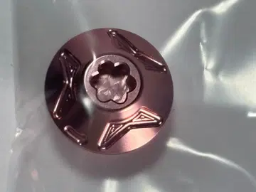 리브레 센터 너트 다이와 왼쪽 핑크