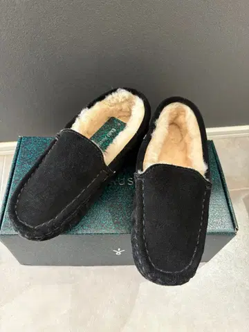 EMU Australia 블랙