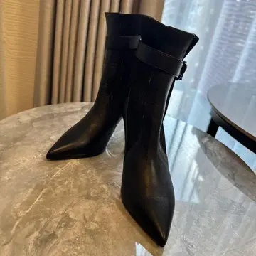 [ 미사용 ] DIANA 다이애나 스트레치 절개 가죽 부츠 블랙 23cm