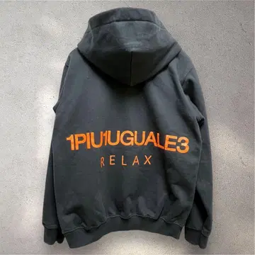 1PIU1UGUALE3 RELAX 후드티