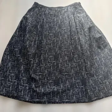 레리안 플레어 스커트 블랙/화이트 새상품급