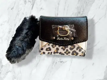 헬로키티 레오파드 무늬 3단 폴더형 지갑