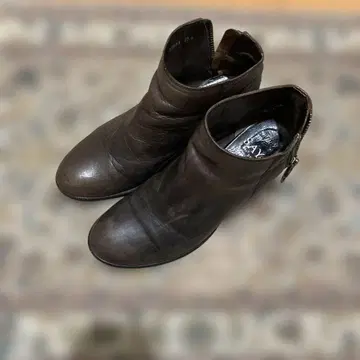 SAYA 다크 브라운 부티