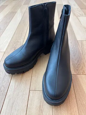 [ 미사용 새상품 ] BONTRE 보트레 탱크 밑창 숏부츠 38