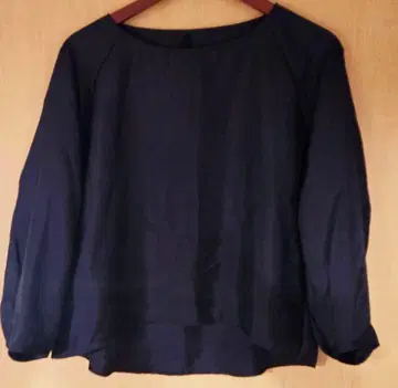 INED 볼륨 슬리브 블라우스