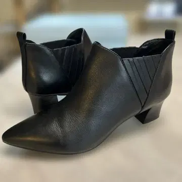 enchanted 블랙 가죽 사이드 고어 부츠 컨디션 최상!