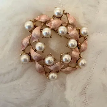 반돔 부티크 브로치