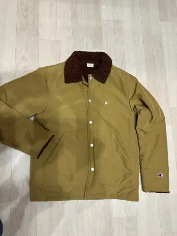 Champion 보아 옷깃 카키 자켓