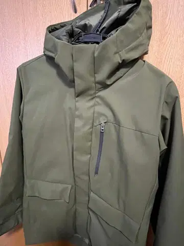 UNIQLO 하이브리드 다운 파카 S 올리브