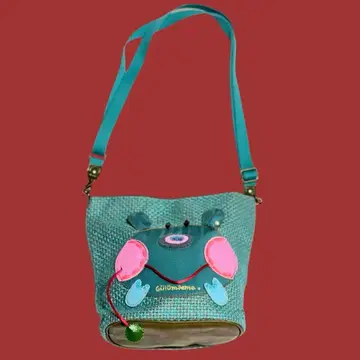 돼지 얼굴 아플리케 숄더백 입이 움직이는 알베로베로