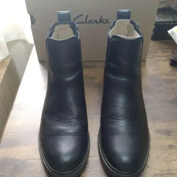 Clarks 블랙 사이드 고어 부츠 천연 가죽 24