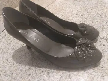 Diana 리본 장식 그레이 하이힐 펌프스