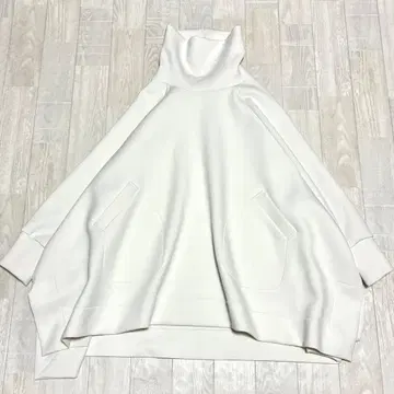 sov. 종이상자 하이넥 풀오버 화이트 돌먼 터틀넥